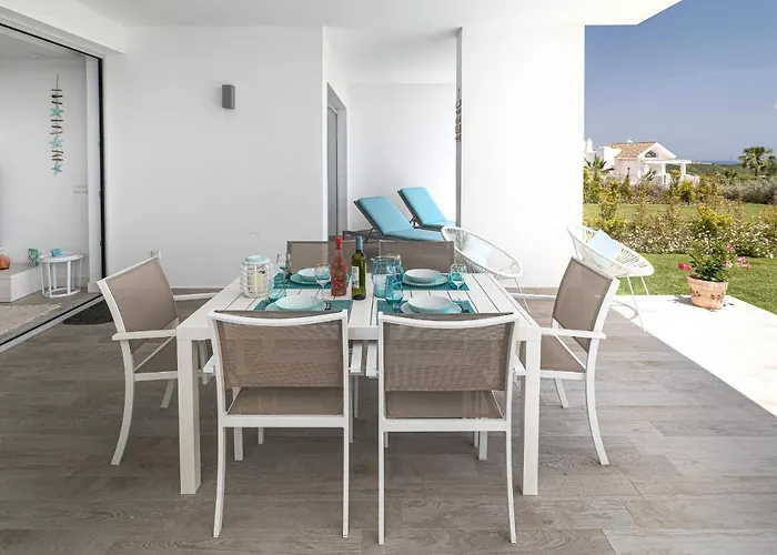 Alcazaba Lagoon 2382