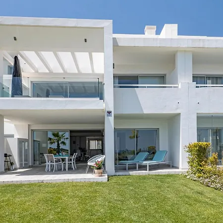 Alcazaba Lagoon 2382 *