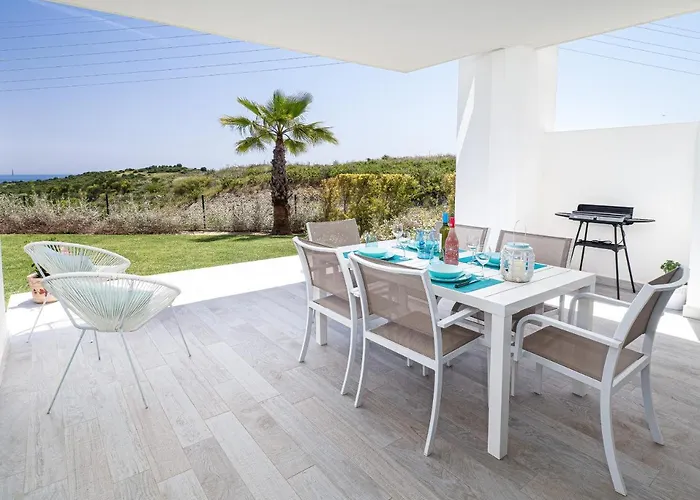 Alcazaba Lagoon 2382